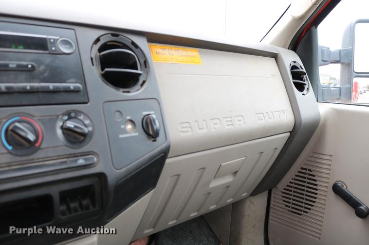 image for item DB6588 2008 Ford F250 Super Duty utility bed pickup truck