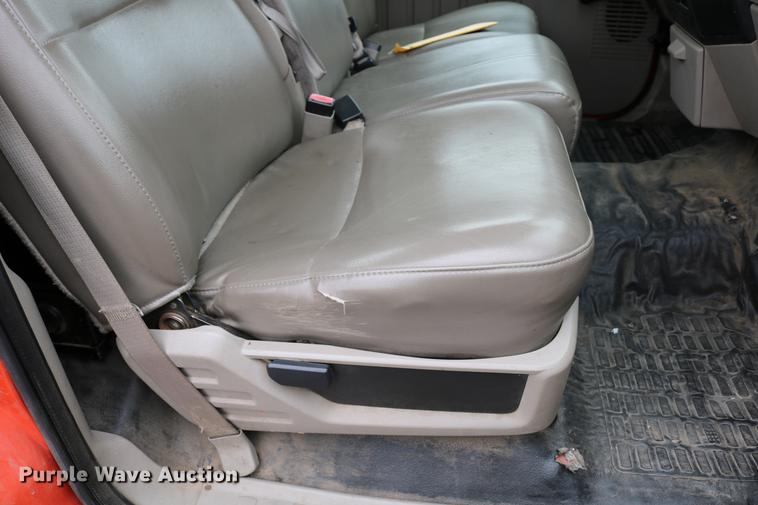 image for item DB6588 2008 Ford F250 Super Duty utility bed pickup truck