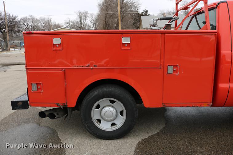 image for item DB6588 2008 Ford F250 Super Duty utility bed pickup truck