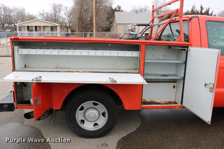 image for item DB6588 2008 Ford F250 Super Duty utility bed pickup truck