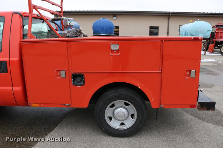 image for item DB6588 2008 Ford F250 Super Duty utility bed pickup truck