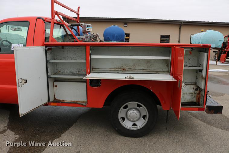 image for item DB6588 2008 Ford F250 Super Duty utility bed pickup truck