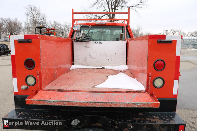 image for item DB6588 2008 Ford F250 Super Duty utility bed pickup truck