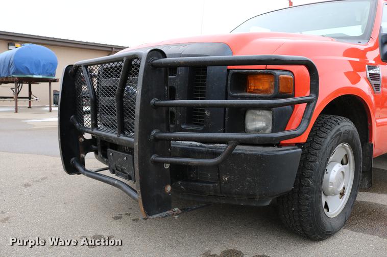 image for item DB6588 2008 Ford F250 Super Duty utility bed pickup truck