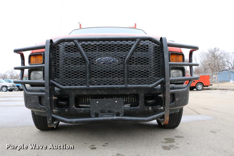 image for item DB6588 2008 Ford F250 Super Duty utility bed pickup truck