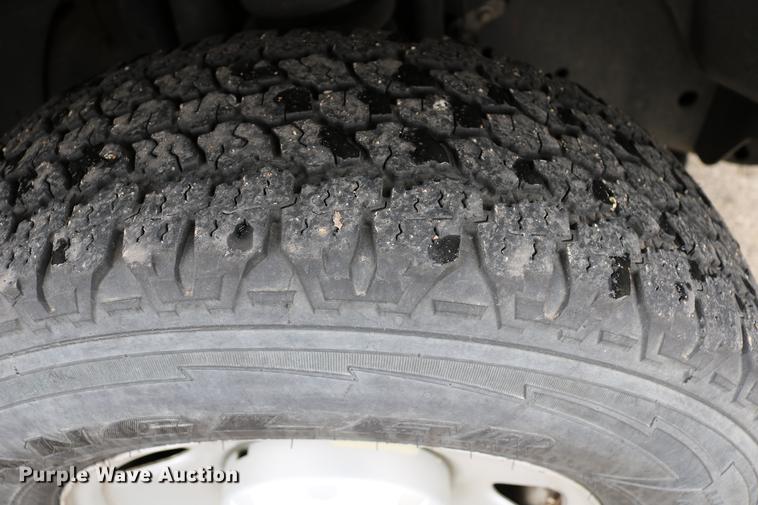 image for item DB6588 2008 Ford F250 Super Duty utility bed pickup truck