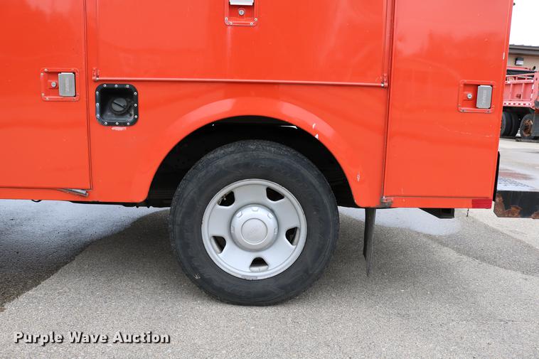 image for item DB6588 2008 Ford F250 Super Duty utility bed pickup truck