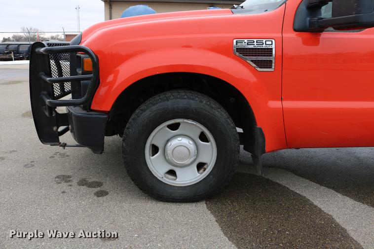 image for item DB6588 2008 Ford F250 Super Duty utility bed pickup truck