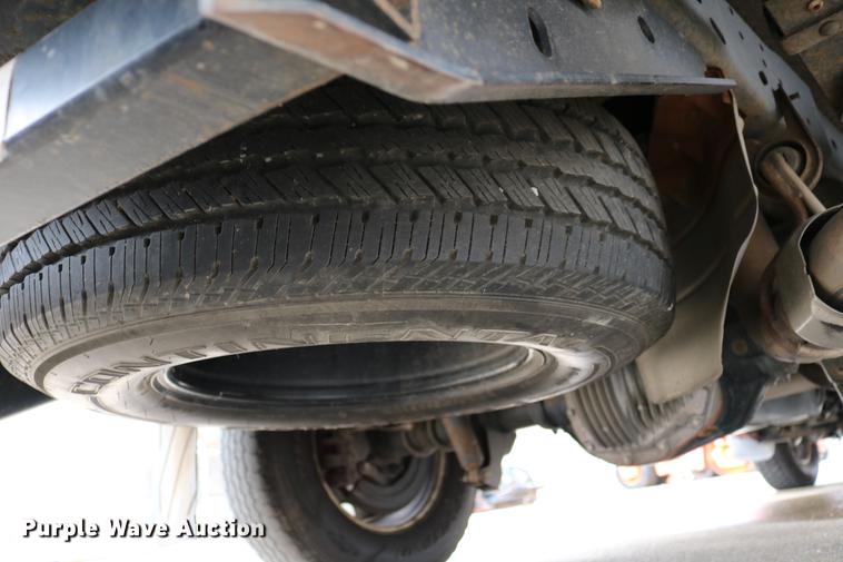 image for item DB6588 2008 Ford F250 Super Duty utility bed pickup truck