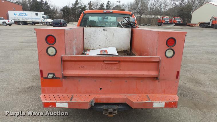 image for item DC0585 2006 Ford F250 Super Duty utility bed pickup truck