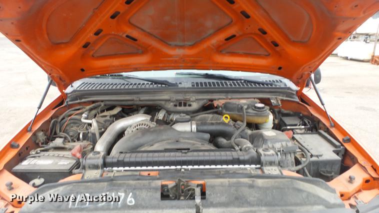 image for item DC0585 2006 Ford F250 Super Duty utility bed pickup truck