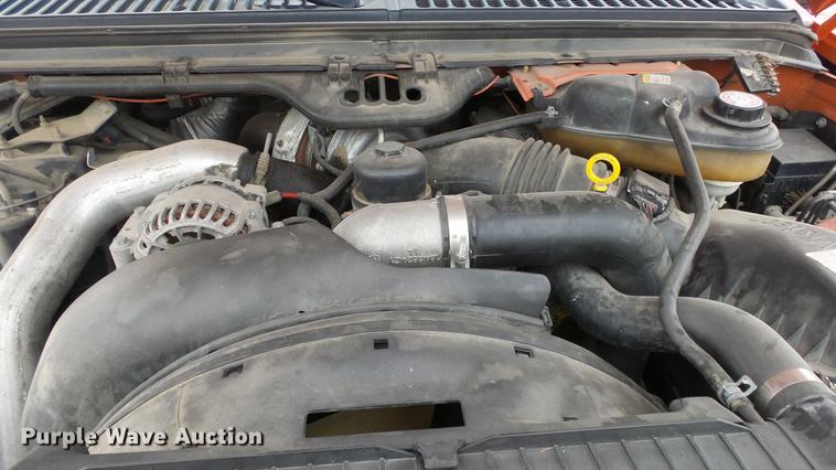 image for item DC0585 2006 Ford F250 Super Duty utility bed pickup truck