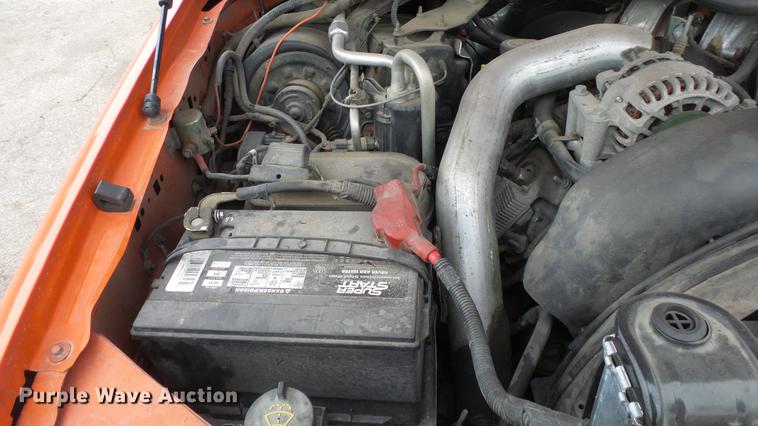 image for item DC0585 2006 Ford F250 Super Duty utility bed pickup truck