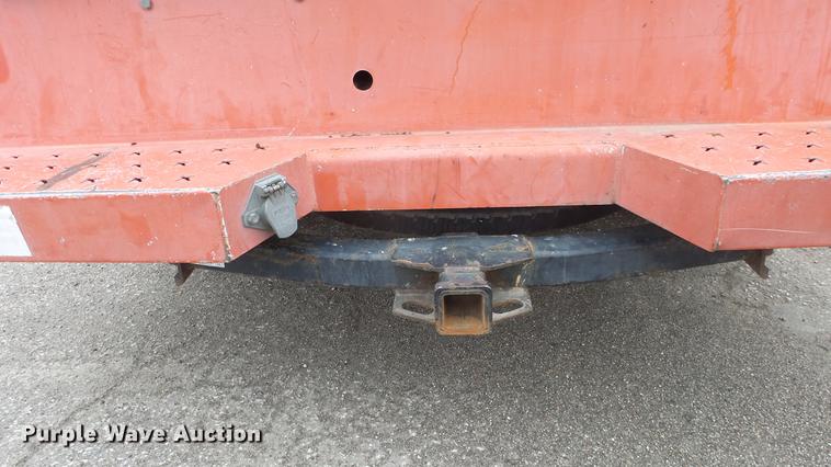 image for item DC0585 2006 Ford F250 Super Duty utility bed pickup truck