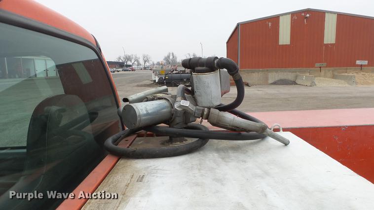 image for item DC0585 2006 Ford F250 Super Duty utility bed pickup truck