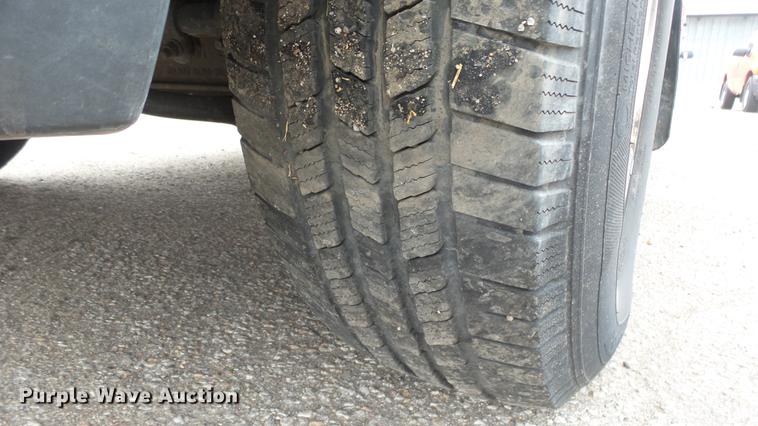 image for item DC0585 2006 Ford F250 Super Duty utility bed pickup truck