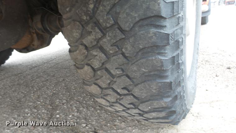 image for item DC0585 2006 Ford F250 Super Duty utility bed pickup truck