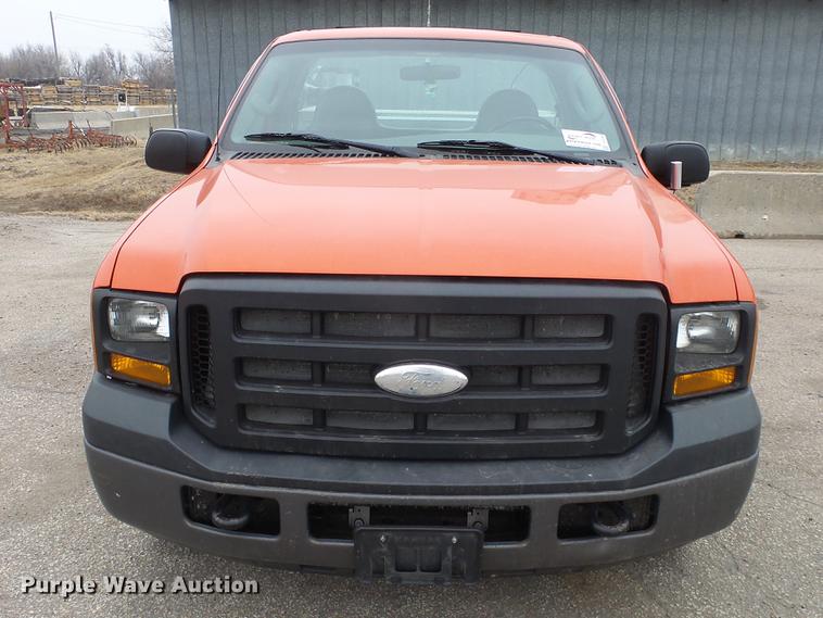 image for item DC0589 2006 Ford F250 Super Duty pickup truck