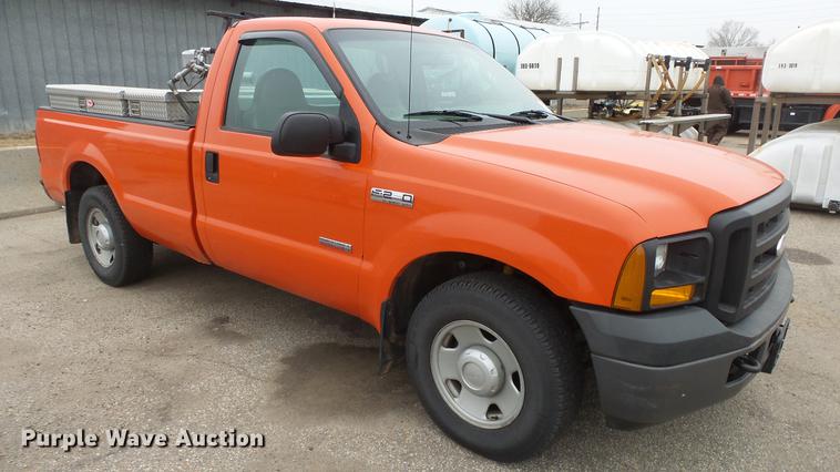 image for item DC0589 2006 Ford F250 Super Duty pickup truck