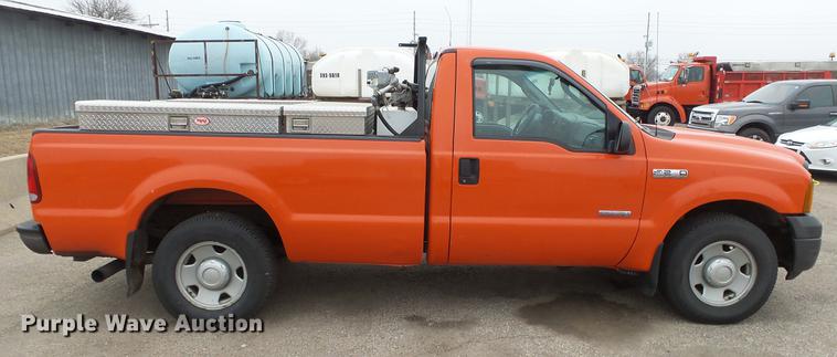 image for item DC0589 2006 Ford F250 Super Duty pickup truck