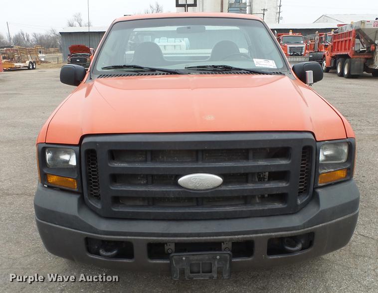 image for item DC0590 2006 Ford F250 Super Duty pickup truck