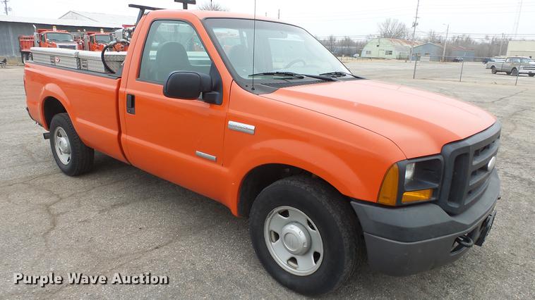 image for item DC0590 2006 Ford F250 Super Duty pickup truck