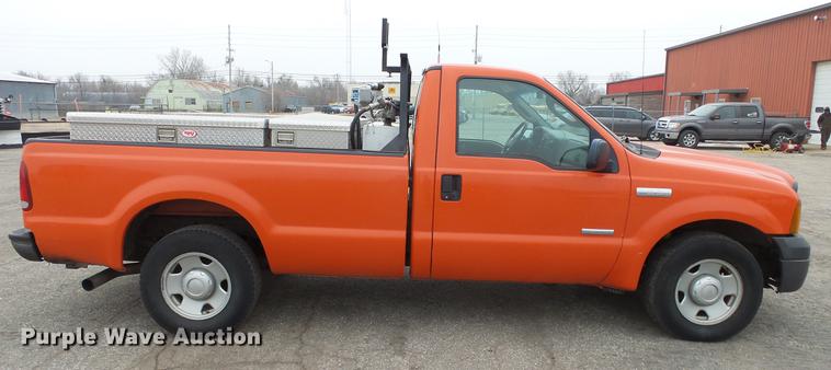image for item DC0590 2006 Ford F250 Super Duty pickup truck