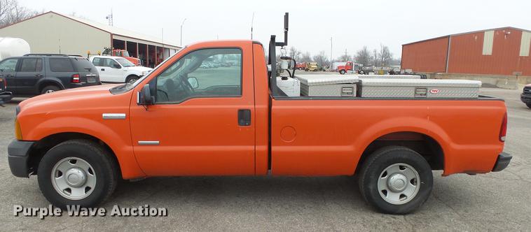 image for item DC0590 2006 Ford F250 Super Duty pickup truck