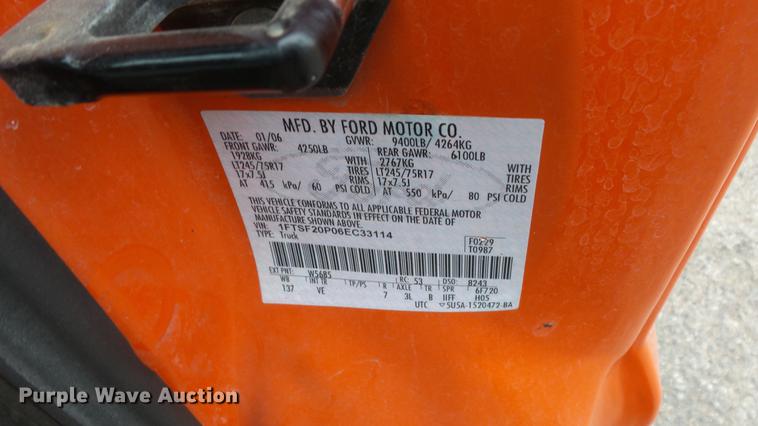 image for item DC0590 2006 Ford F250 Super Duty pickup truck