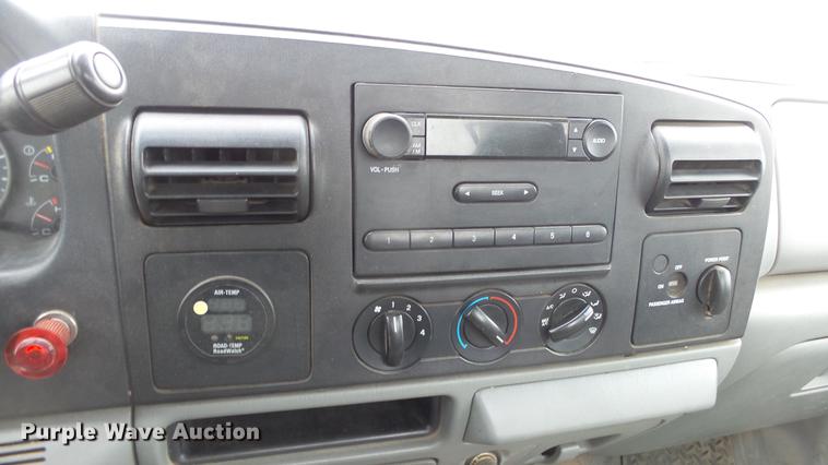 image for item DC0590 2006 Ford F250 Super Duty pickup truck