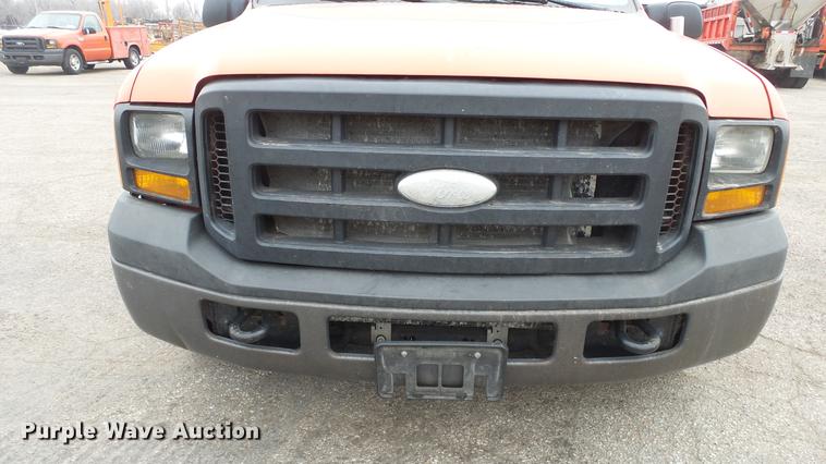 image for item DC0590 2006 Ford F250 Super Duty pickup truck