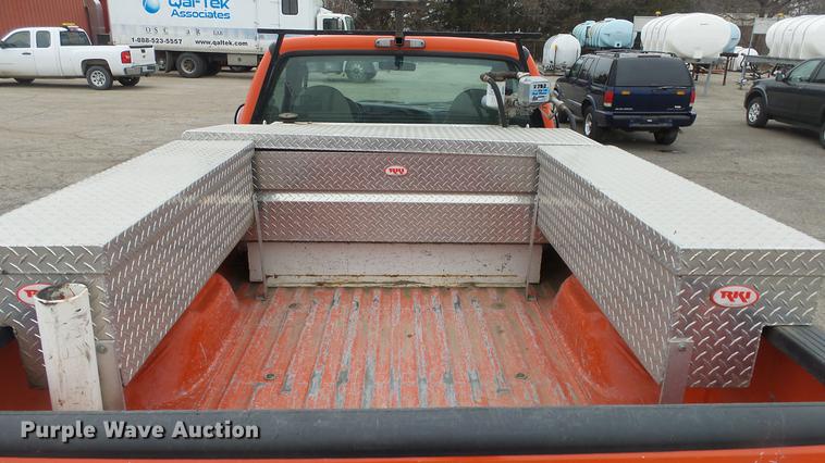 image for item DC0590 2006 Ford F250 Super Duty pickup truck