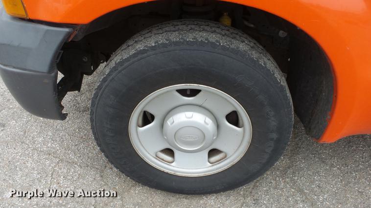 image for item DC0590 2006 Ford F250 Super Duty pickup truck