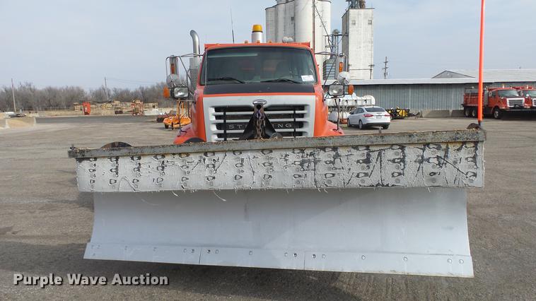 image for item DC0592 2003 Sterling LT7501 dump truck