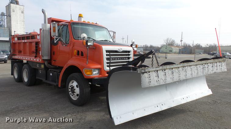 image for item DC0592 2003 Sterling LT7501 dump truck