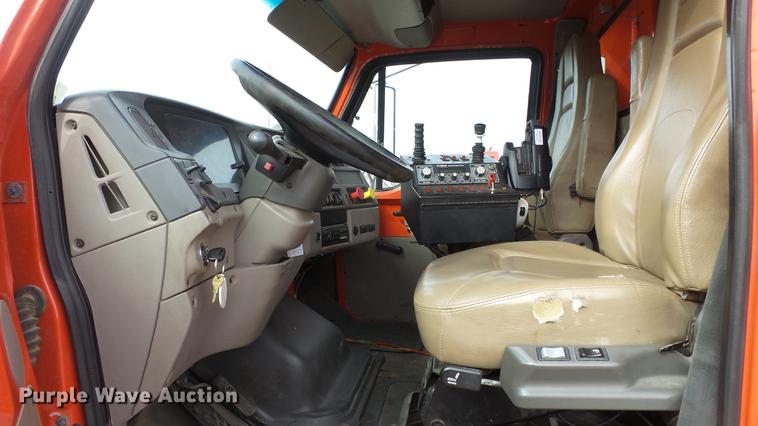 image for item DC0592 2003 Sterling LT7501 dump truck