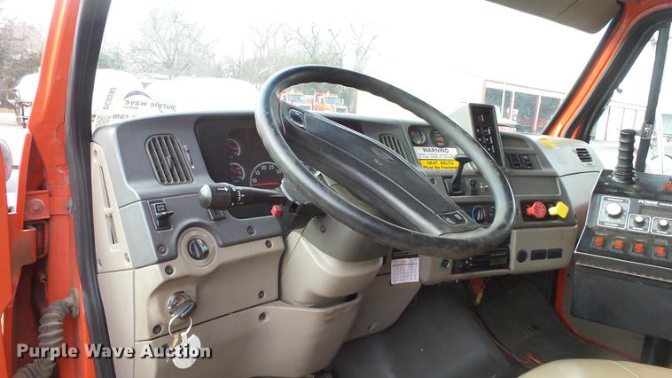 image for item DC0592 2003 Sterling LT7501 dump truck