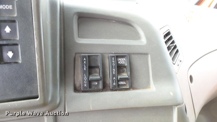 image for item DC0592 2003 Sterling LT7501 dump truck