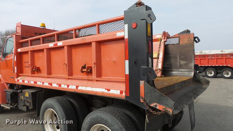 image for item DC0592 2003 Sterling LT7501 dump truck