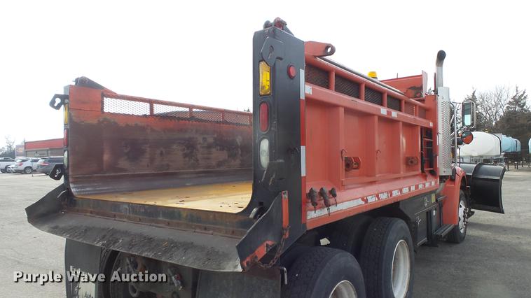 image for item DC0592 2003 Sterling LT7501 dump truck