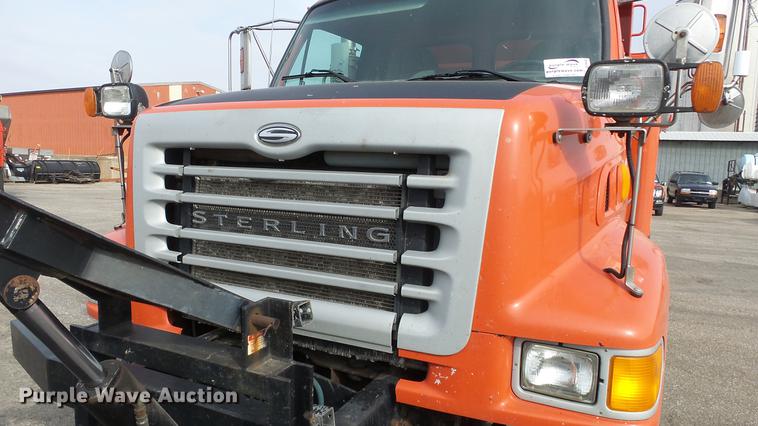 image for item DC0592 2003 Sterling LT7501 dump truck