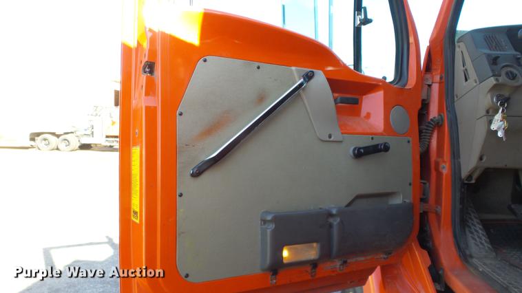 image for item DC0593 2003 Sterling LT7501 dump truck