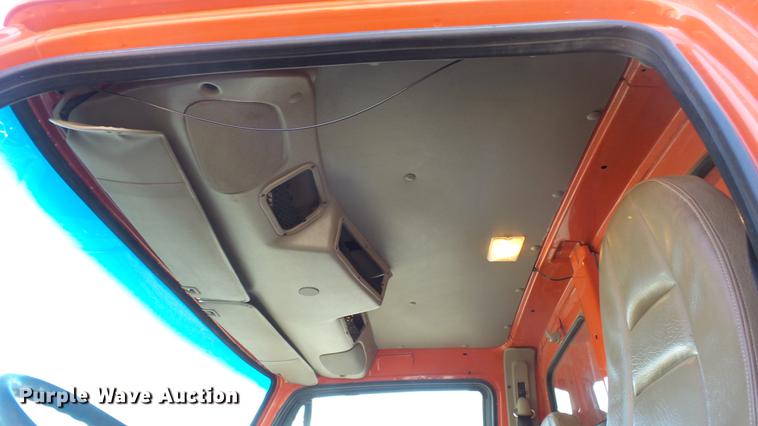 image for item DC0593 2003 Sterling LT7501 dump truck