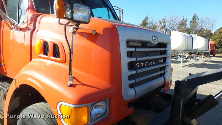 image for item DC0593 2003 Sterling LT7501 dump truck