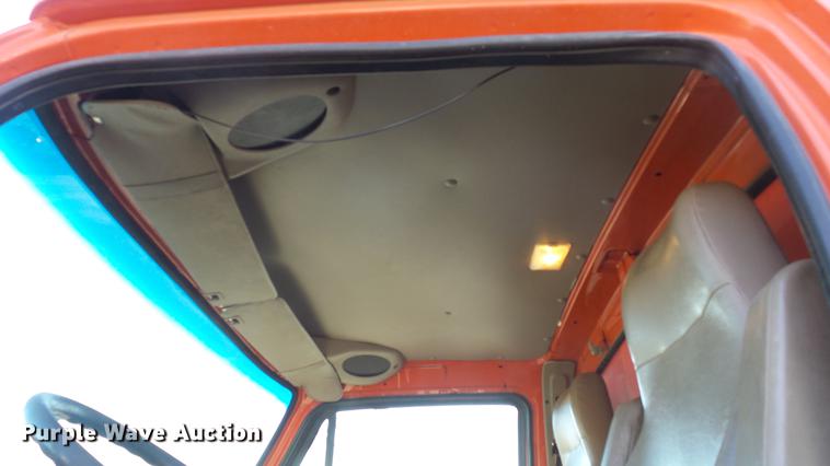 image for item DC0594 2001 Sterling LT7501 dump truck