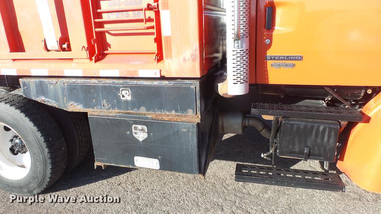 image for item DC0594 2001 Sterling LT7501 dump truck
