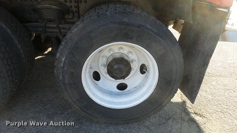 image for item DC0594 2001 Sterling LT7501 dump truck