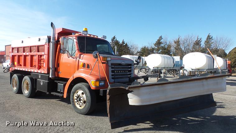 image for item DC0595 2001 Sterling LT7501 dump truck