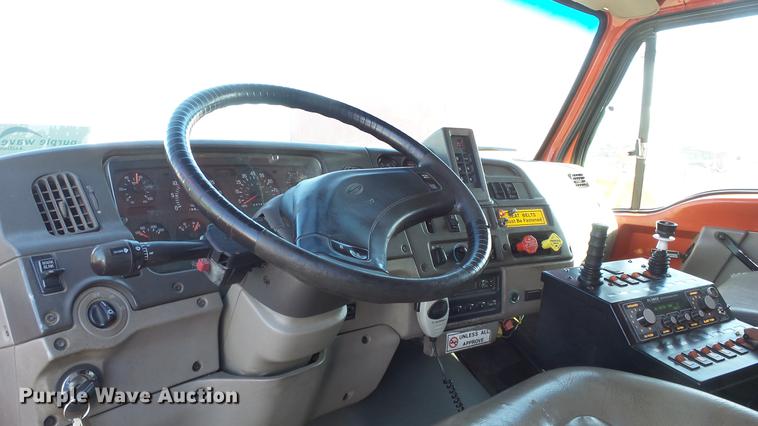 image for item DC0595 2001 Sterling LT7501 dump truck