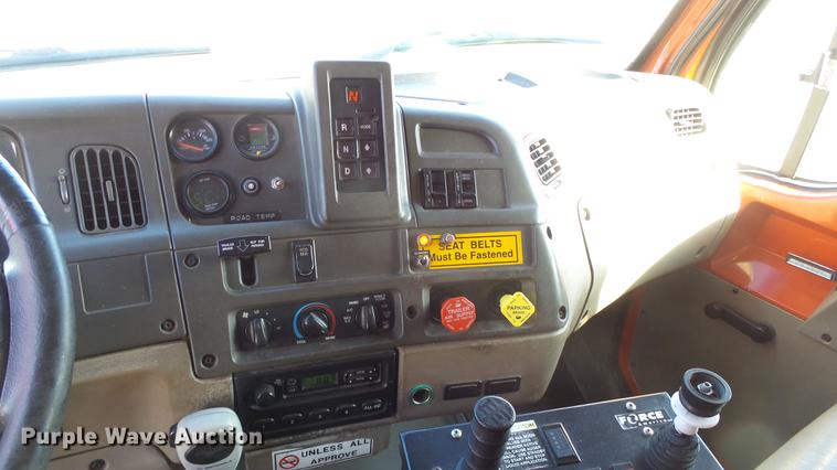 image for item DC0595 2001 Sterling LT7501 dump truck